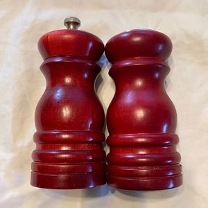 Salt and pepper shaker/grinder set. Red wood